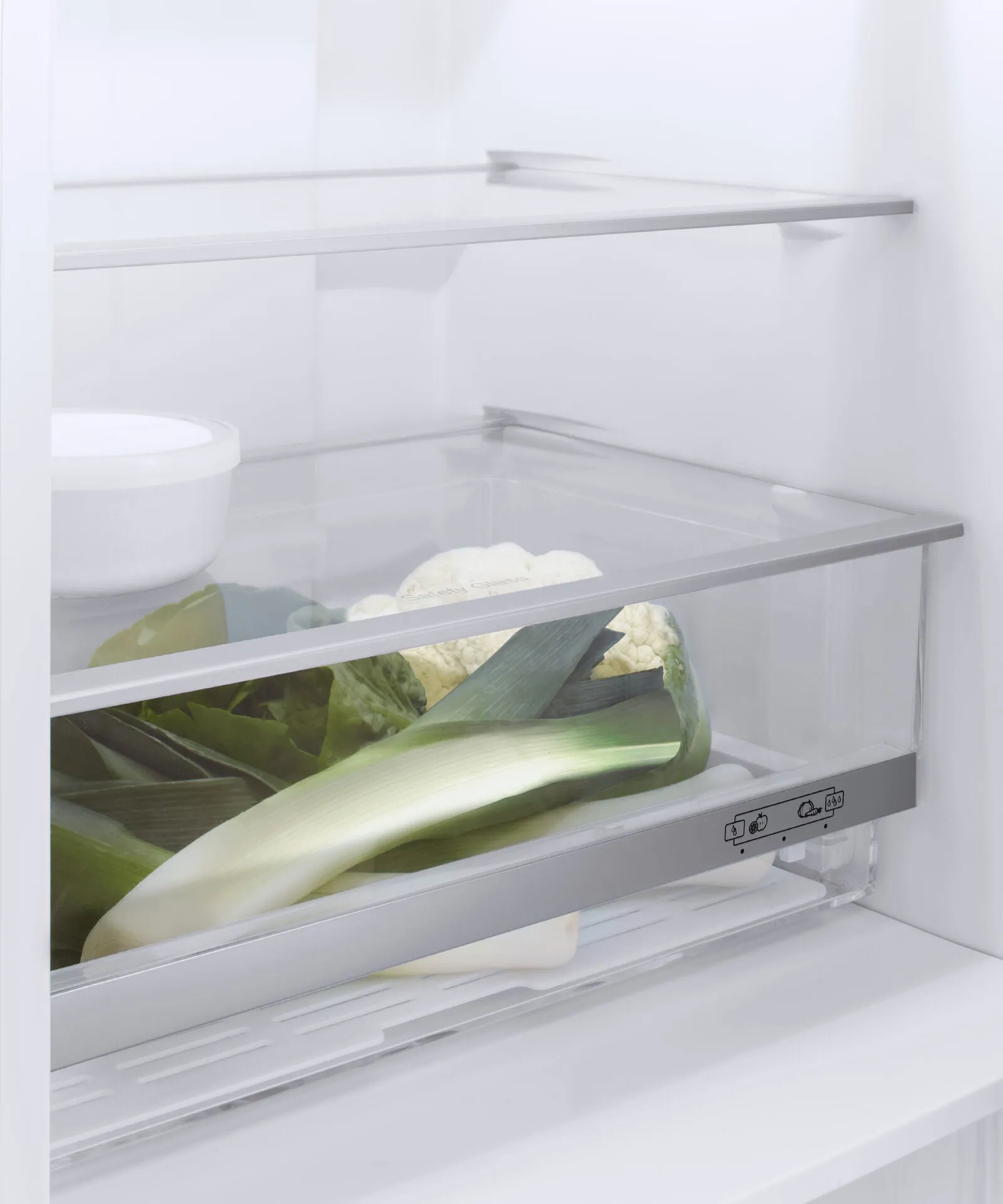 RB60V18M 266L 60CM INTEGRATED FRIDGE
